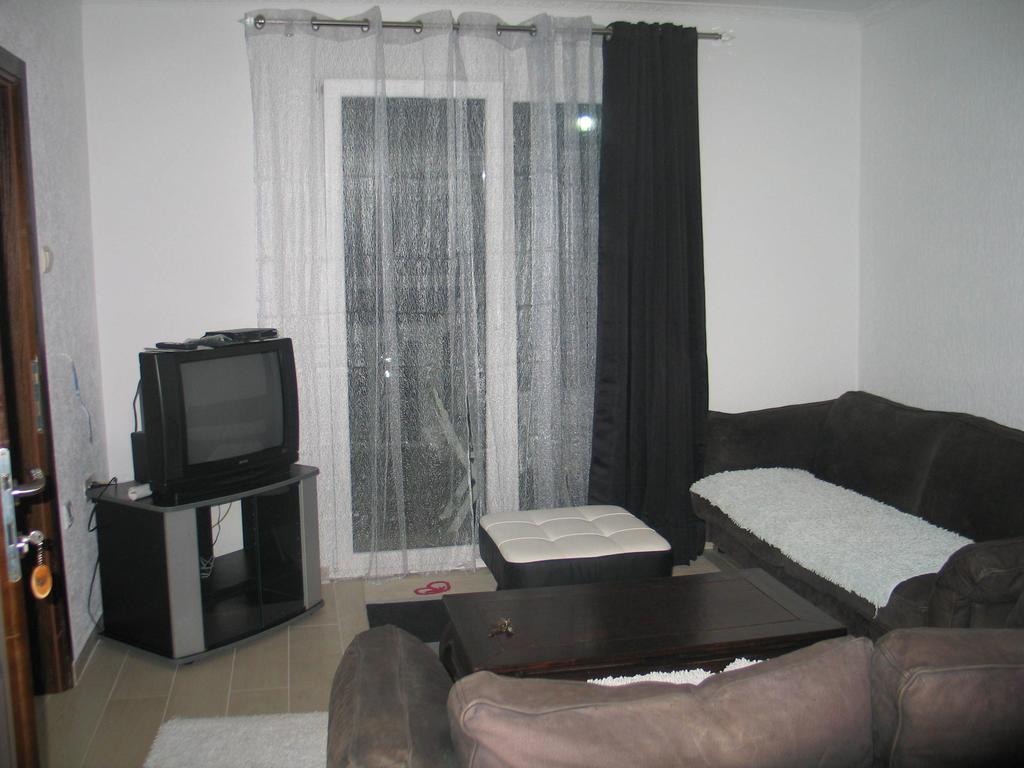 Guest House Dena Dobra Voda Habitación foto
