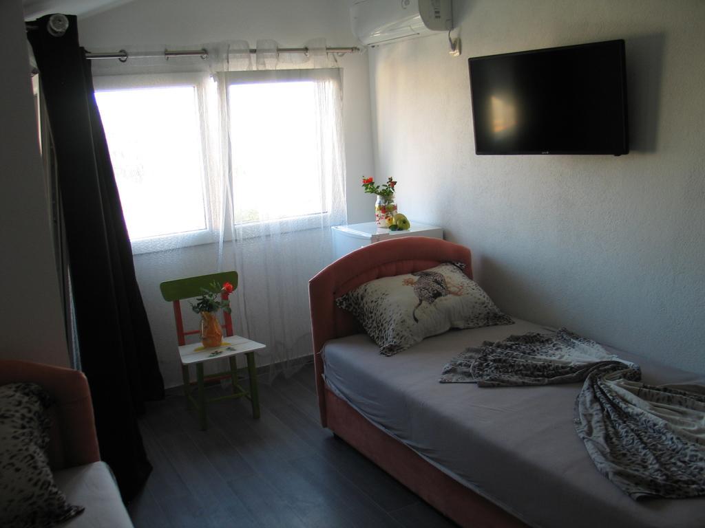 Guest House Dena Dobra Voda Habitación foto