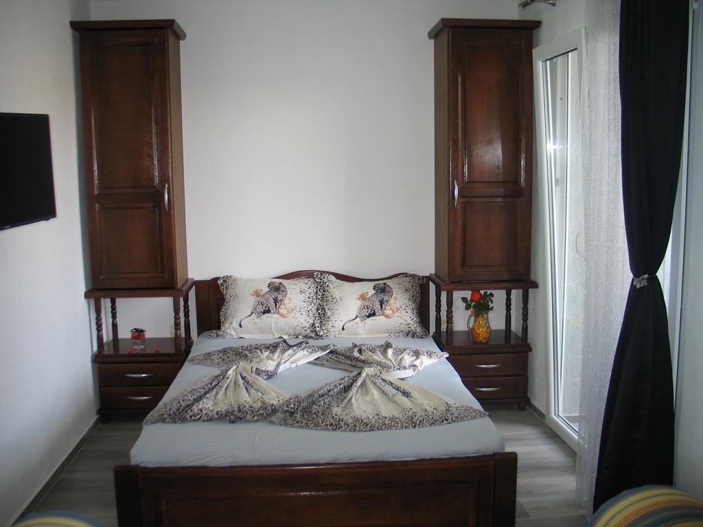 Guest House Dena Dobra Voda Habitación foto